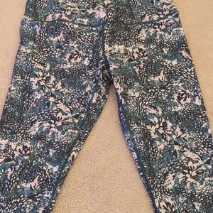 Gaiam Cropped Leggings 🌿 | Blue Abstract Floral Yoga Pants | Size L 21 Inches L
